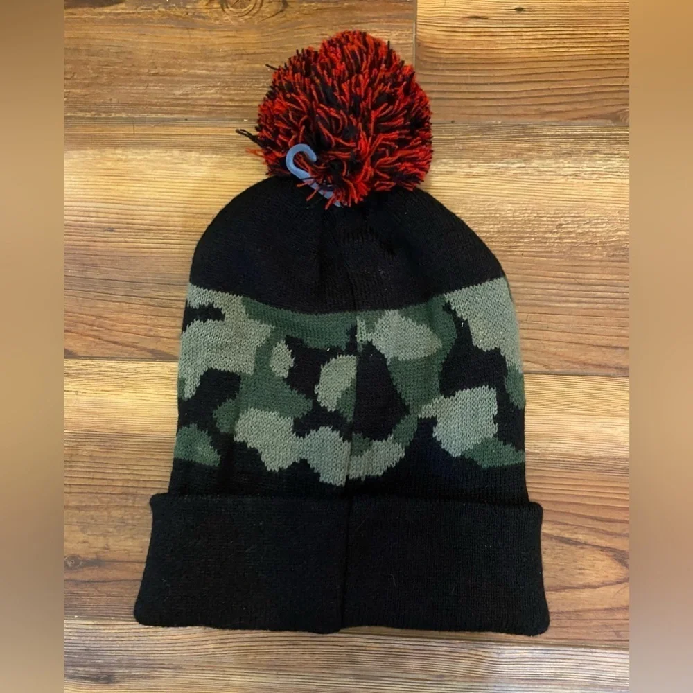 NWT TEXAS CAMO BEANIE TOBAGGAN